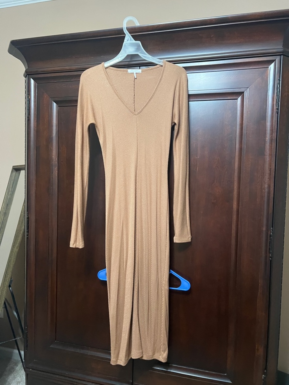 rag & bone Long Sleeve V-Neck Ribbed Midi Dress - Tan
